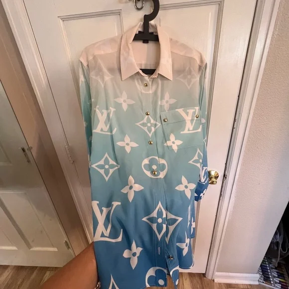 Louis Vuitton blouse size 36 worn three times